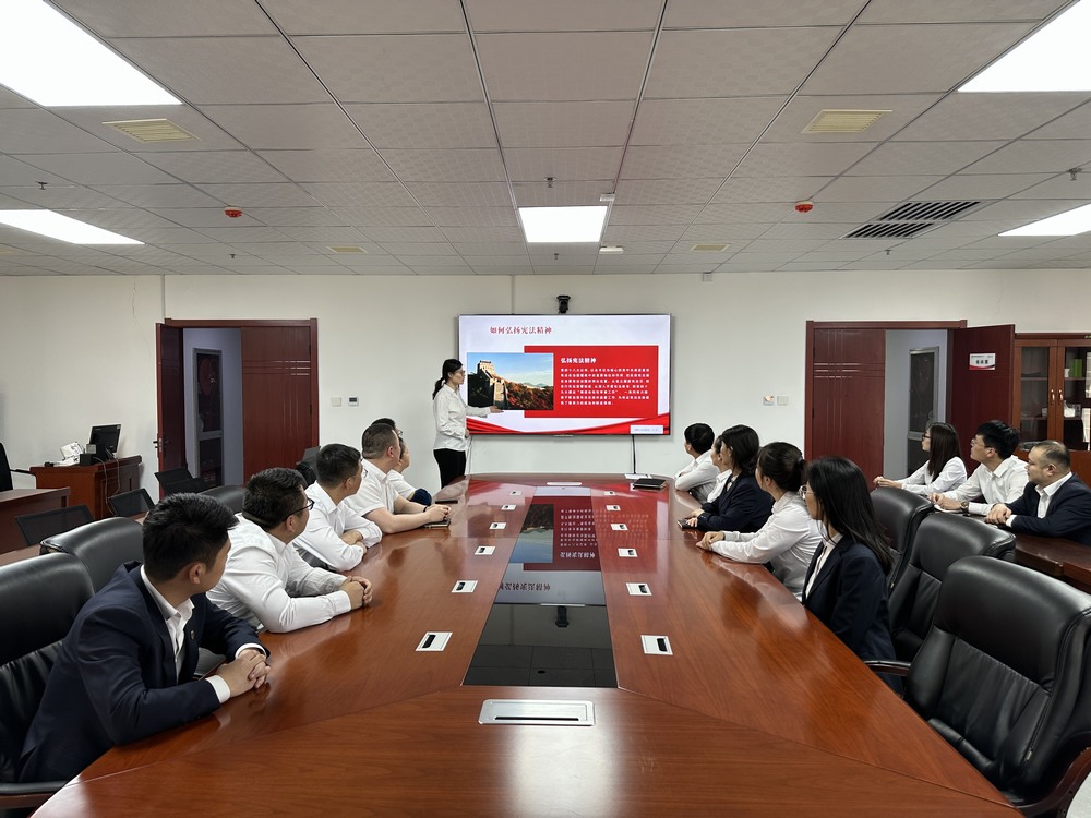 陜煤建設(shè)洗選煤運(yùn)營(yíng)公司開(kāi)展“弘揚(yáng)憲法精神，維護(hù)憲法權(quán)威”國(guó)家憲法日主題宣傳活動(dòng)