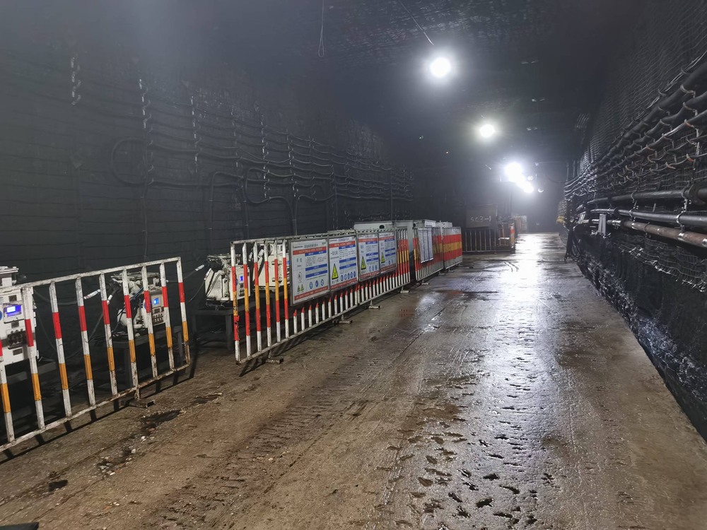 陜煤建設(shè)洗選煤運(yùn)營(yíng)公司第二項(xiàng)目部：歲末堅(jiān)守，點(diǎn)亮煤礦“新光”，書(shū)寫(xiě)新年安全序章