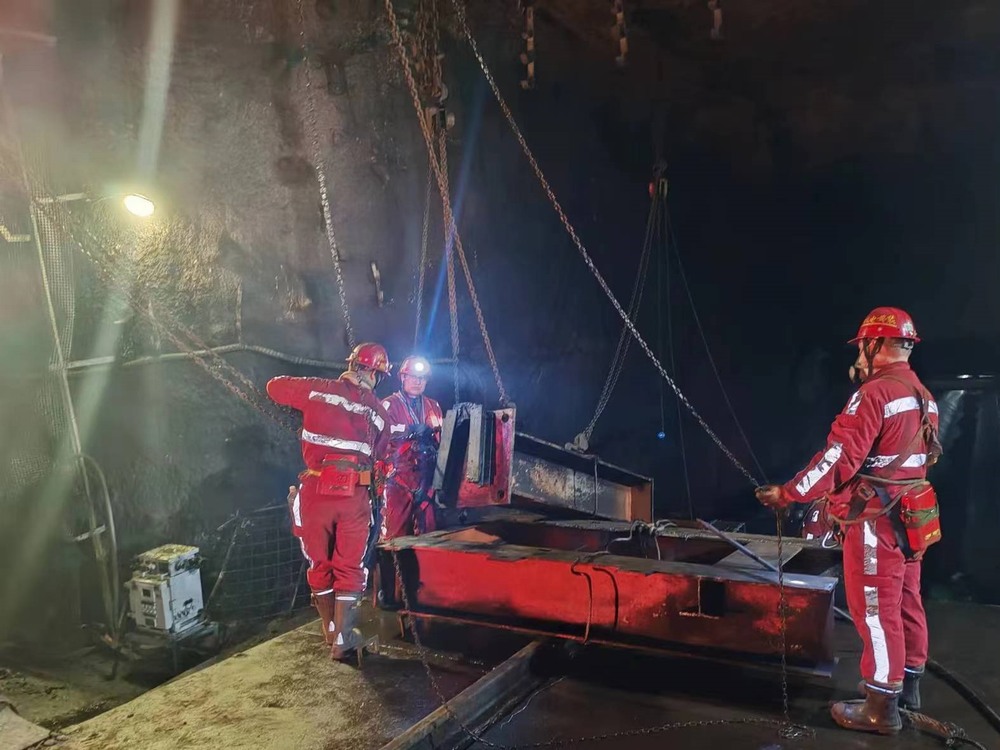 陜煤建設(shè)機(jī)電安裝公司：崗位上的春節(jié)，他們的堅(jiān)守很 “燃”