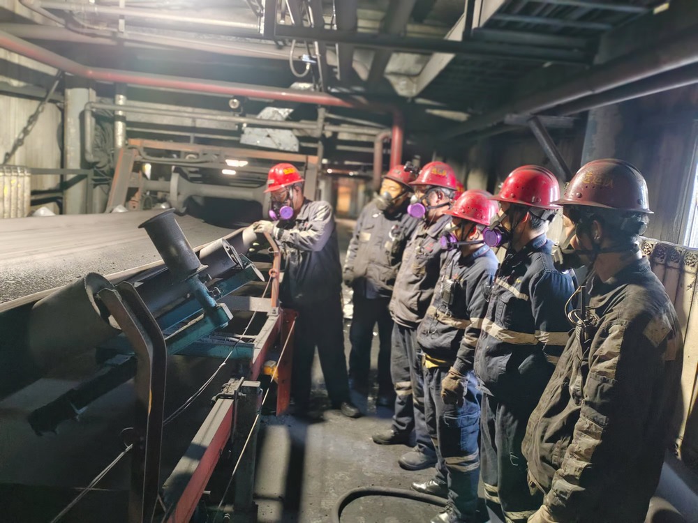 陜煤建設(shè)洗選煤運(yùn)營(yíng)公司澄合山陽(yáng)運(yùn)營(yíng)項(xiàng)目部：擰緊班組“安全閥”，奏響生產(chǎn)“交響曲”