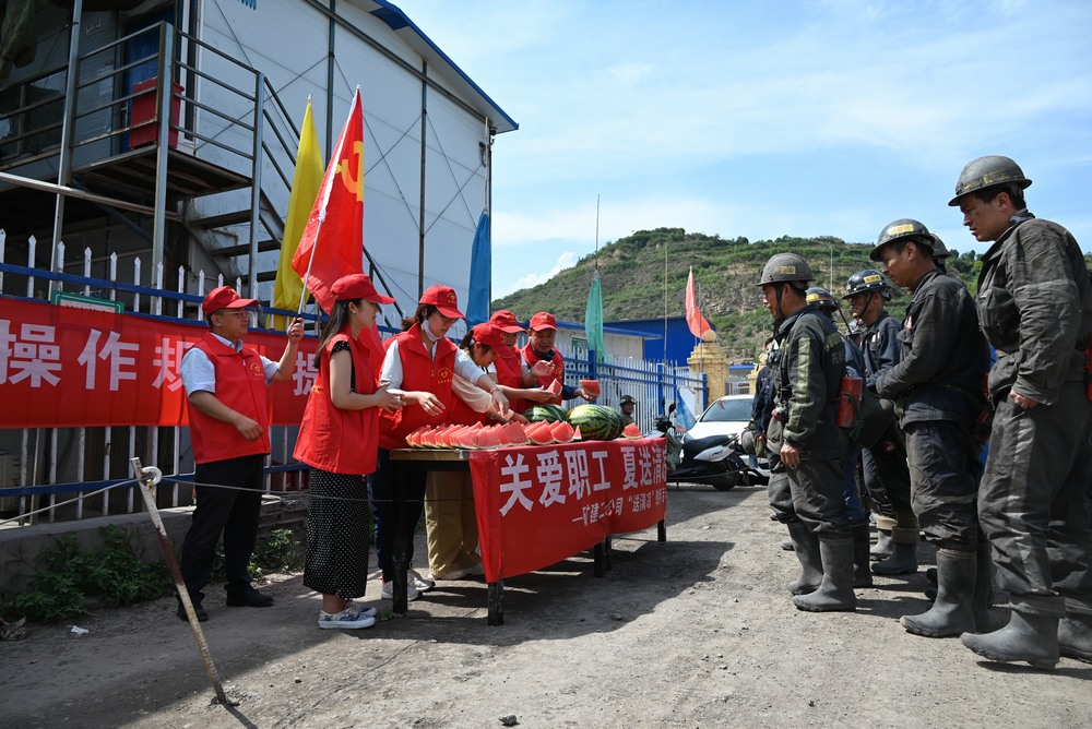 ?陜煤建設(shè)礦建二公司：工會(huì)全方位服務(wù)，構(gòu)筑企業(yè)發(fā)展堅(jiān)實(shí)后盾