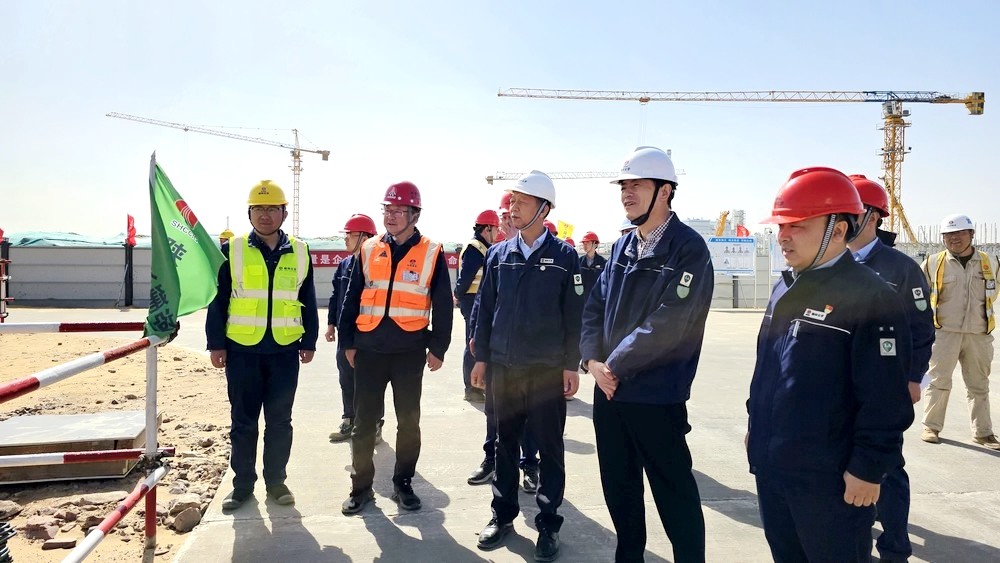 陜煤集團(tuán)榆林化學(xué)有限責(zé)任公司黨委副書記、總經(jīng)理段立波一行深入天工公司基層項(xiàng)目檢查指導(dǎo)