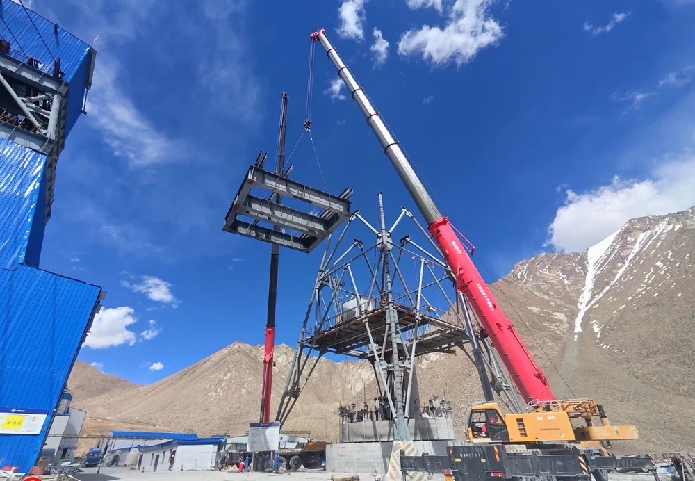 陜煤建設(shè)礦建三公司天山（二號井）項(xiàng)目部Ⅵ型井架拆除工作圓滿完成