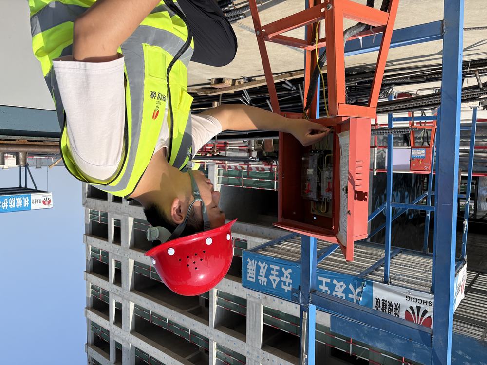 陜煤建設(shè)天工公司的 520 硬核告白：安全帽作玫瑰，卷尺圖紙寫(xiě)情詩(shī)