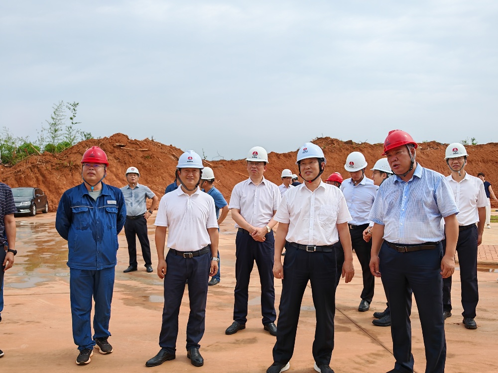 岳陽(yáng)市委副書記、市長(zhǎng)李摯一行深入天工公司項(xiàng)目一線檢查指導(dǎo)