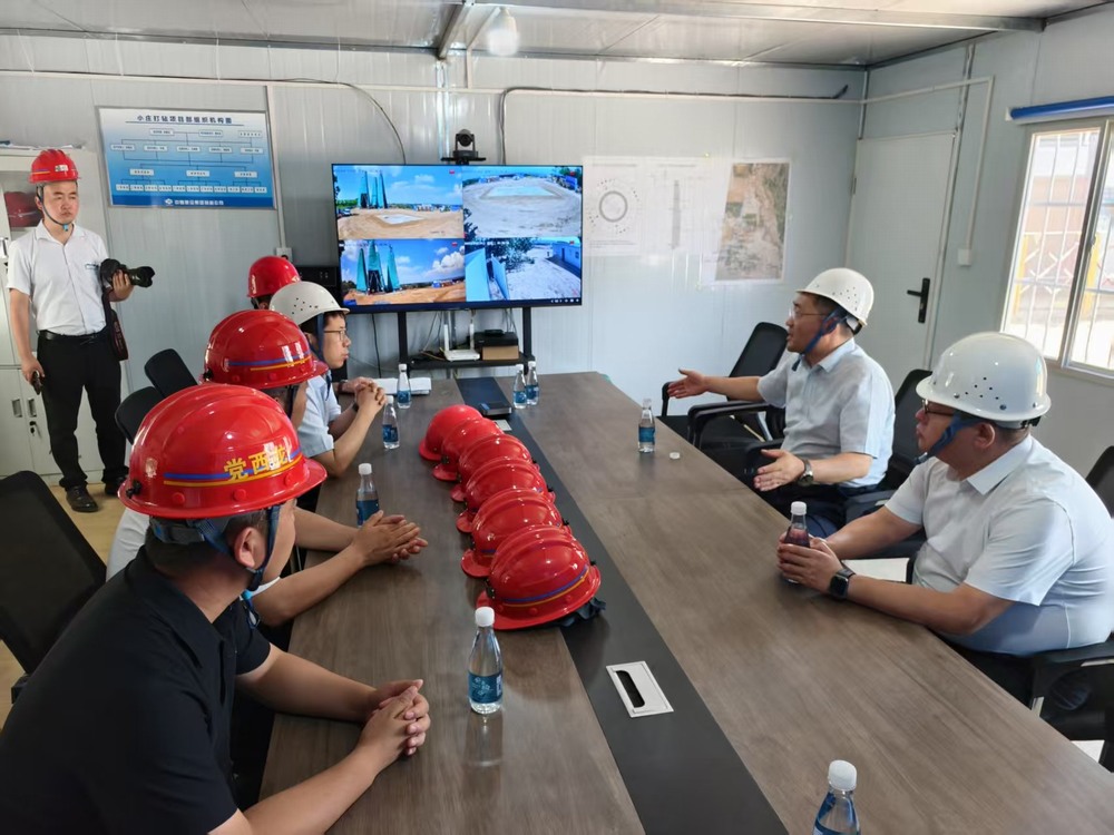 陜煤集團(tuán)基本建設(shè)部副總經(jīng)理王建立赴陜煤建設(shè)礦建二公司小莊煤礦義門風(fēng)井項目籌備現(xiàn)場調(diào)研