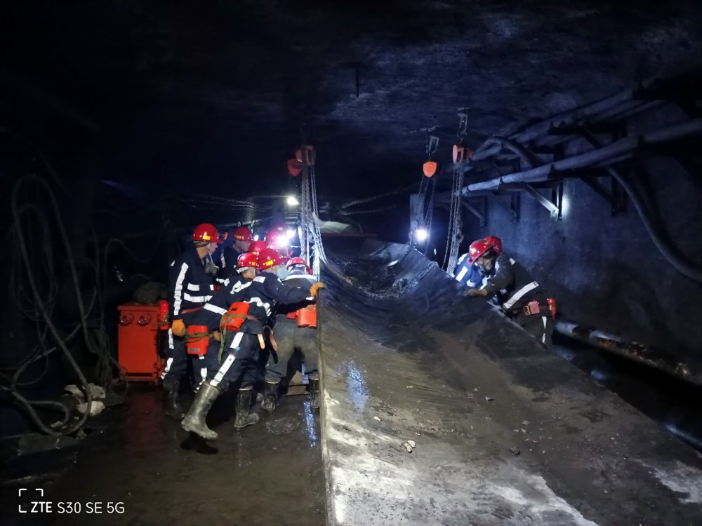 班班聯(lián)動(dòng)、環(huán)環(huán)相扣！陜煤建設(shè)韓城分公司張家峁項(xiàng)目部“雙一流”班組打造安全生產(chǎn)“動(dòng)態(tài)防護(hù)鏈”