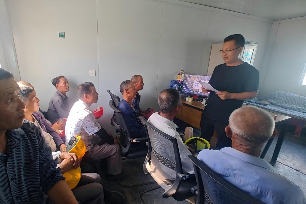 “薪”事落地！陜煤建設(shè)路橋分公司專(zhuān)項(xiàng)監(jiān)督讓農(nóng)民工子女安心上學(xué)