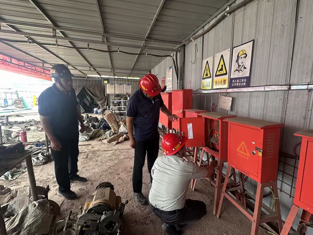 安全生產(chǎn)不放假，應(yīng)急值守不“打烊”—陜煤建設(shè)礦建二公司開展“雙節(jié)”期間安全生產(chǎn)大排查