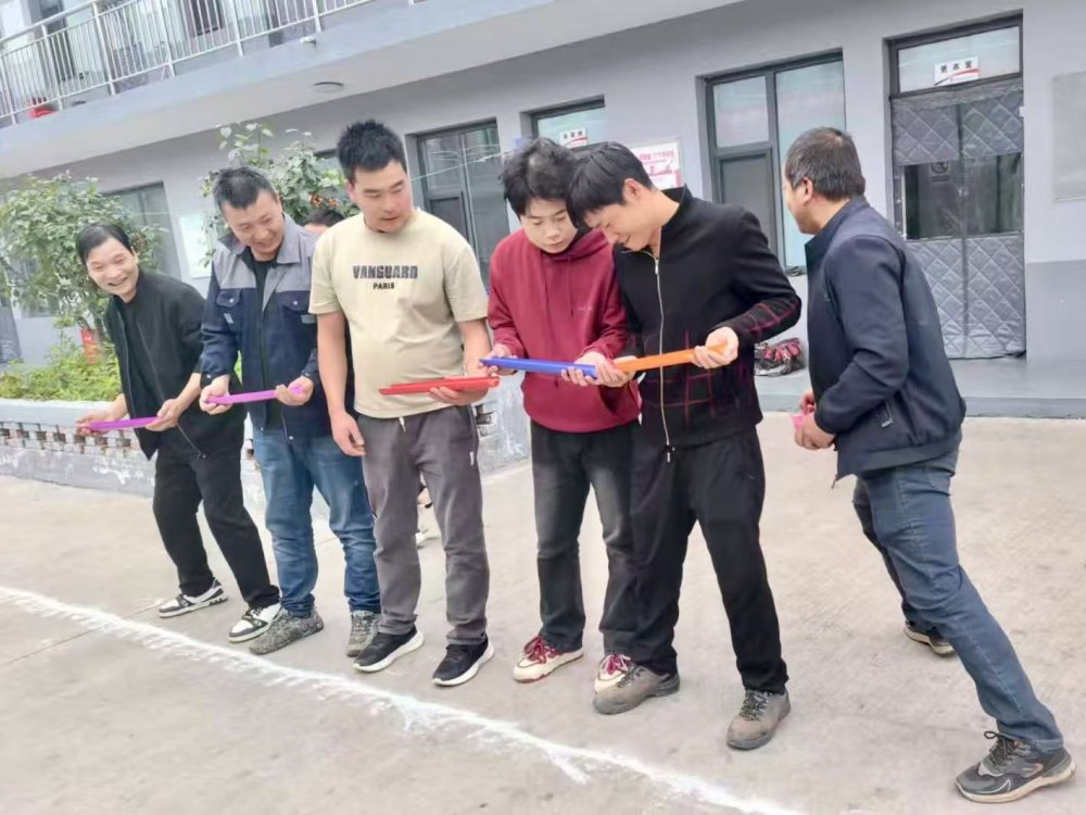 陜煤建設機電安裝公司神府項目部：雙節(jié)同慶聚合力 班組協(xié)作展風采