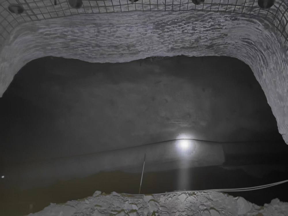 陜煤建設(shè)礦建三公司華龍項(xiàng)目部 專用回風(fēng)巷與西翼回風(fēng)巷順利貫通