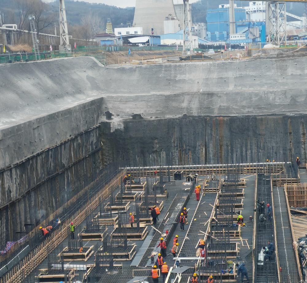陜煤建設(shè)銅煤公司：黃陵店頭電廠二期翻車機(jī)工程15天完成千噸鋼筋綁扎為項(xiàng)目建設(shè)贏得寶貴時間